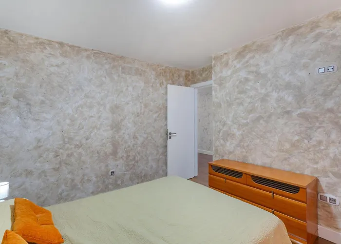 Casa Santana * Vecindario